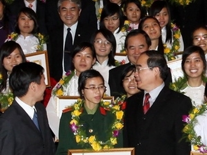 Young scientific and technological talents honoured - 1