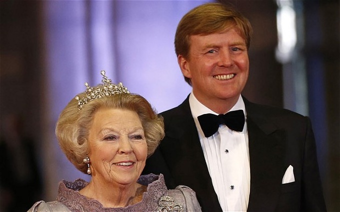 Crown prince to take throne as Queen Beatrix abdicates - 1