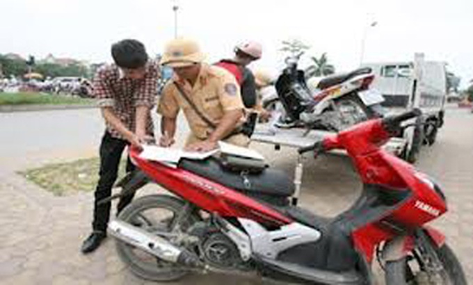 Vehicle registration transfer service blooms in Hanoi - 1 Vehicle registration transfer service blooms in Hanoi - 1