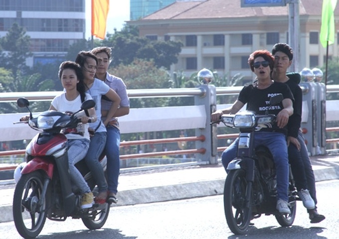 Traffic violations increase during Tet - 1