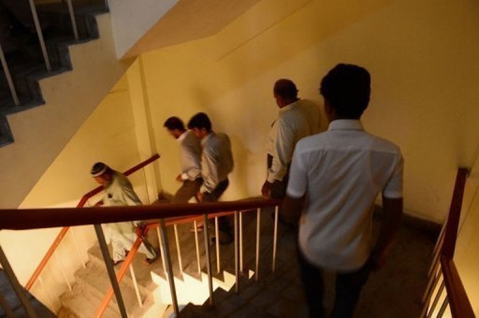 More than 200 killed in huge Pakistan quake - 2 More than 200 killed in huge Pakistan quake - 2