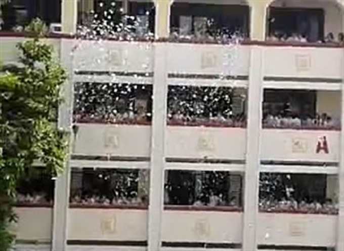Video of students tearing up lessons causes dismay - 1 Video of students tearing up lessons causes dismay - 1