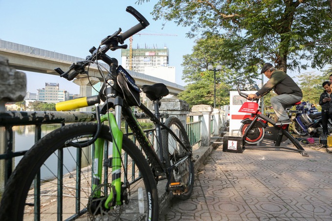 Dual-purpose bicycles help purify Hanoi lake - 10 Dual-purpose bicycles help purify Hanoi lake - 10