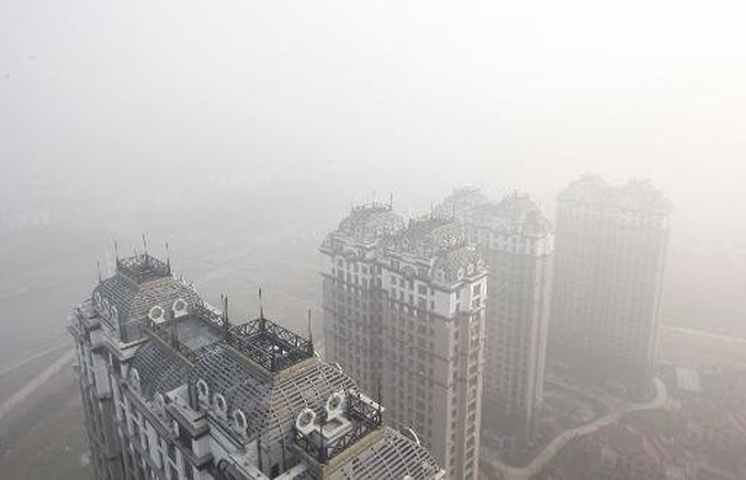 'Apocalyptic' smog eases in Chinese city - 1