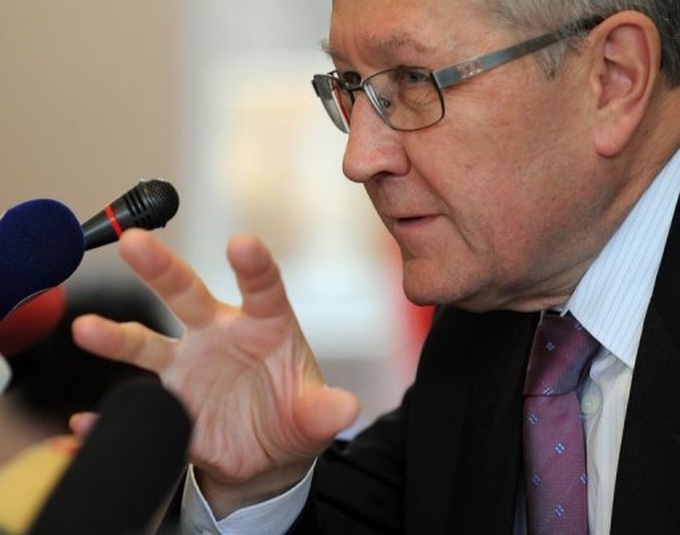 Greek haircut only in 'extreme' case: bailout chief - 1