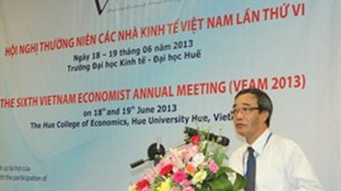Hue hosts 6th Vietnam Economist Annual Meeting - 1