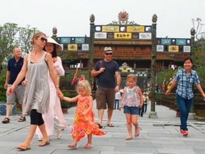 Foreign arrivals in Vietnam likely to exceed 6.5 mln - 1