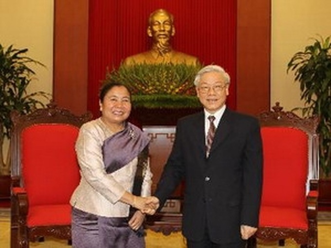 Party leader receives Lao women representatives - 1