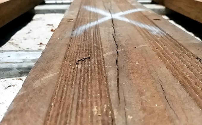 Huong River luxury wood walkway already damaged - 1 Huong River luxury wood walkway already damaged - 1