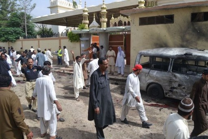 Suicide attack kills 38 at Pakistan police funeral - 1