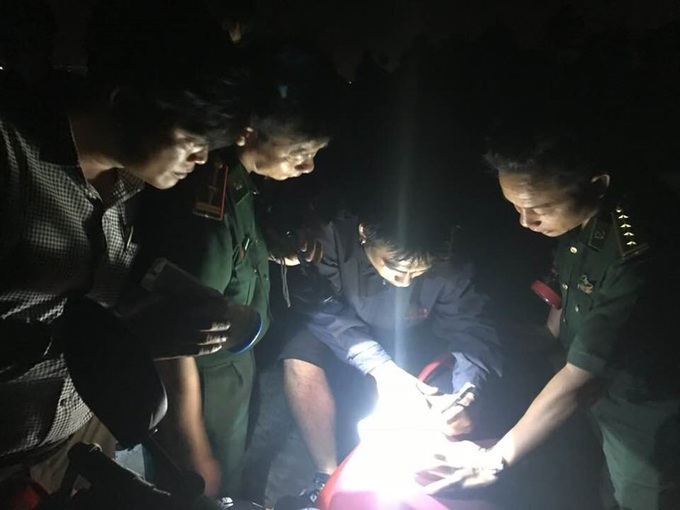 Philippine trekker rescued by fishermen in Danang - 1