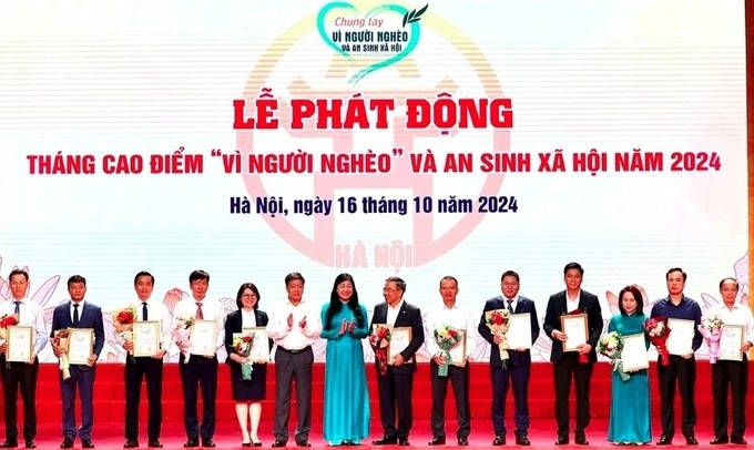 Hanoi launches month "For the poor" and social welfare - 1