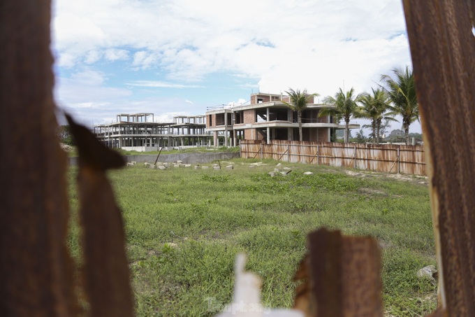 VND750-billion resort project in Danang lies abandoned - 4