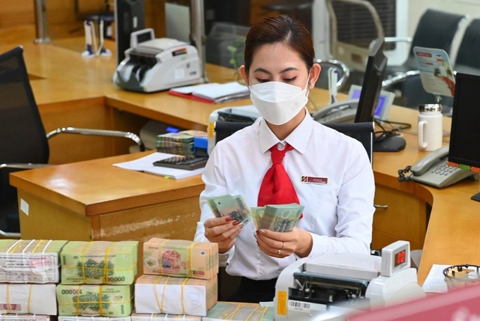 Vietnamese banks cut staff while ramping up recruitment - 1