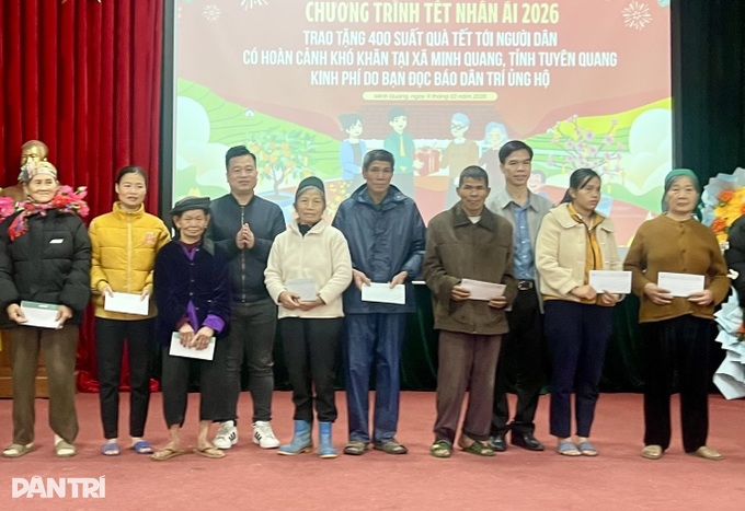 Dantri delivers 400 Tet gift packages to poor households in Tuyen Quang - 3