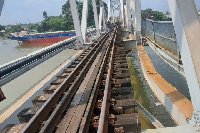 North-South railway to reopen after Ghenh Bridge collision - 1 North-South railway to reopen after Ghenh Bridge collision - 1