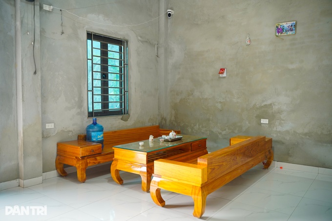 Poor family in Lao Cai receives donor-funded new home - 7