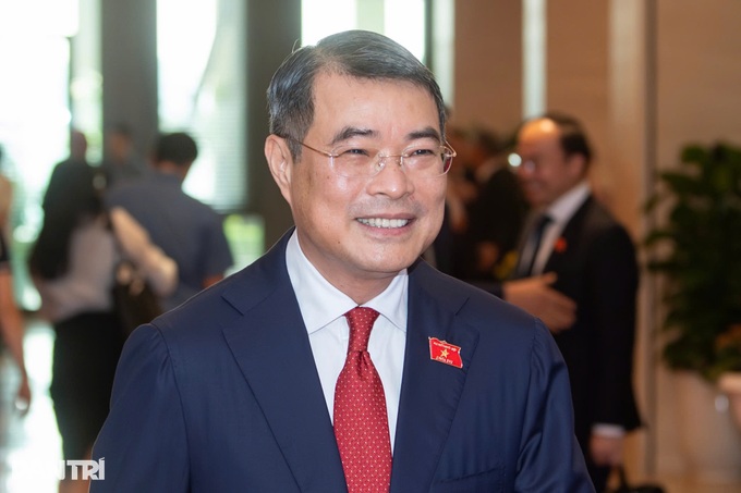 Le Minh Hung elected Vietnam's prime minister for new term - 1