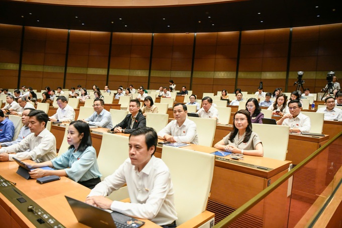 Vietnam cuts fuel taxes to zero from April 16 - 1