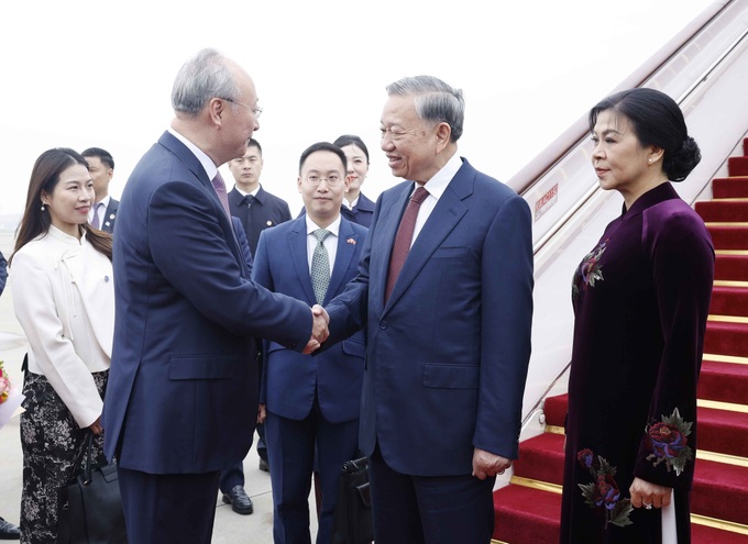 Vietnam’s top leader begins state visit to China - 2