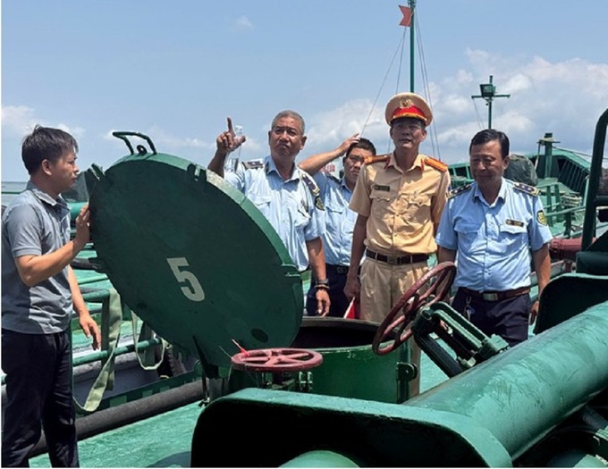 Two boat owners fined for storing 10,000 litres of illicit DO oil - 1
