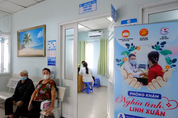 Ho Chi Minh City hospitals offer free eye surgeries for patients - 3