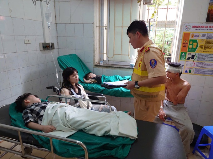 Second victim dies after coach carrying 25 plunges into ravine - 2