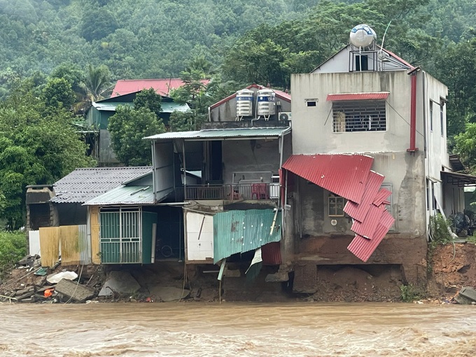 Landslide in Lao Cai directly affects 28 households - 1