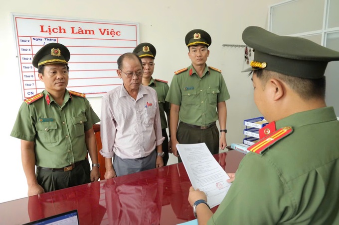 Tay Ninh arrests company owner over illegal Bangladeshi workers - 1