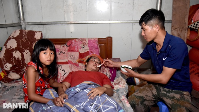 Donations help Dien Bien family rebuild home and fund treatment - 2