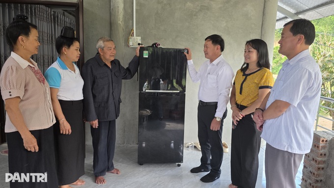 Donations help 83-year-old veteran secure home in Dien Bien - 5