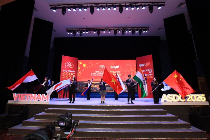 More than 450 students compete at Asian debating championship - 1