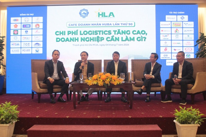 Record logistics costs squeeze Vietnam's exporters - 1
