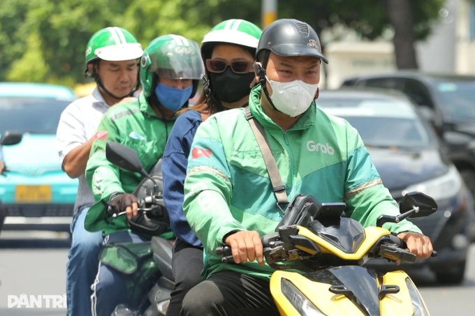 Ho Chi Minh City to launch app for motorbike taxis, deliveries - 1
