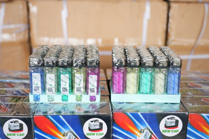 Customs seize transit shipment containing 800,000 suspected fake lighters - 1 Customs seize transit shipment containing 800,000 suspected fake lighters - 1