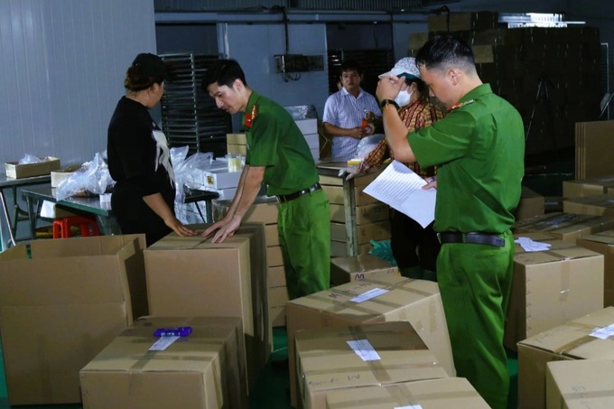 Dong Nai busts network selling 65 tonnes of fake dried beef - 2 Dong Nai busts network selling 65 tonnes of fake dried beef - 2