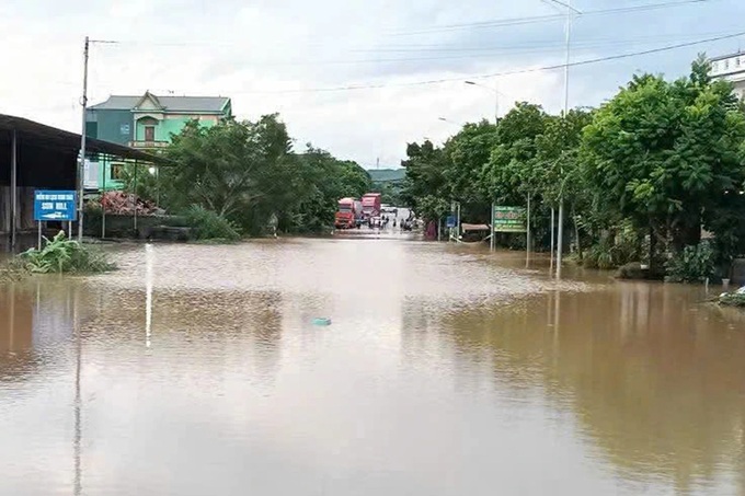 Severe flooding hits Bac Ninh after heavy rain from Storm Narra - 1