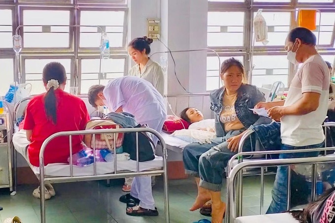 More than 100 hospitalised after eating banh mi - 1 More than 100 hospitalised after eating banh mi - 1
