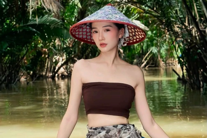 Vietnam logs record 15.9 million foreign visitors - 1