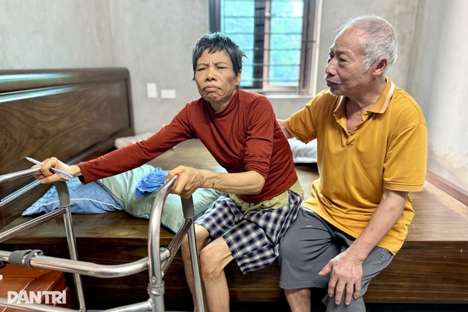 Donations help elderly father fund son's cancer treatment - 2 Donations help elderly father fund son's cancer treatment - 2