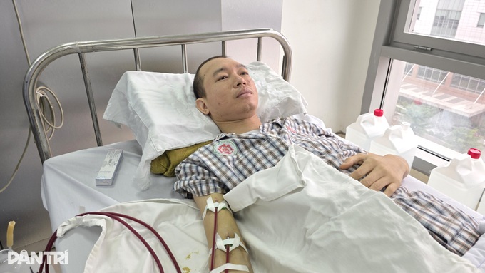 Vietnamese man who received kidney from mother gets VND 203m in donations - 3