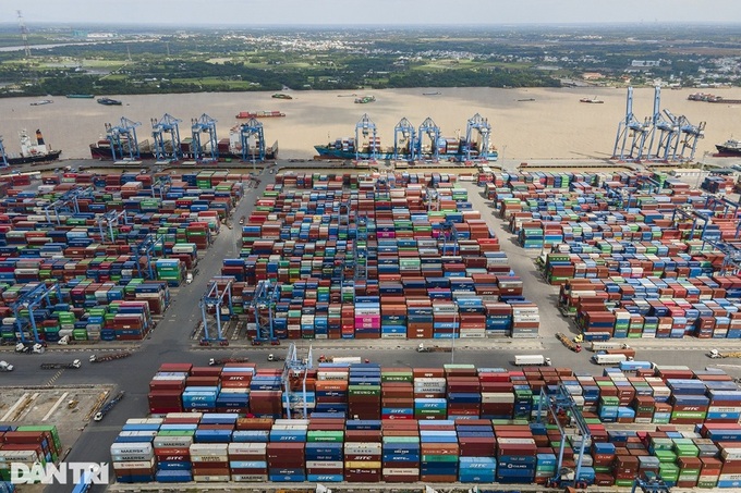 Vietnam's trade turnover nears USD 1 trillion - 1