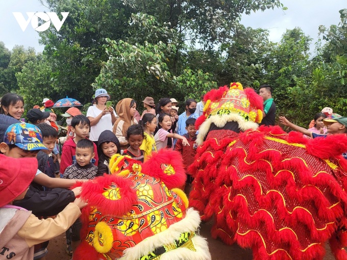 Tết Trung thu đến sớm với trẻ em nhiều tỉnh thành - 3 Tết Trung thu đến sớm với trẻ em nhiều tỉnh thành - 3