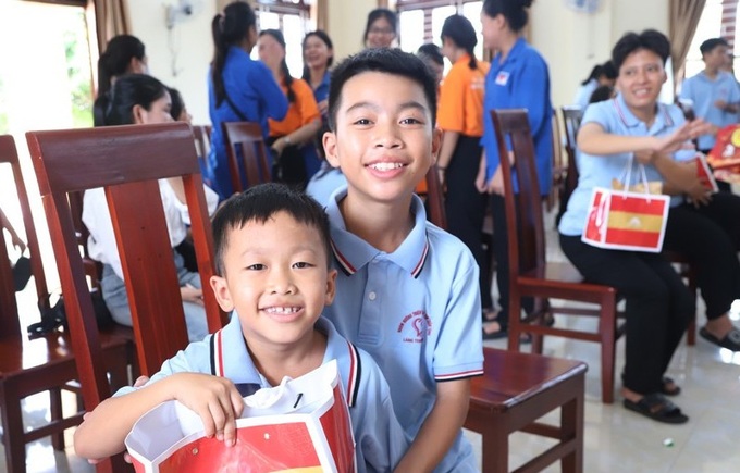 Tết Trung thu đến sớm với trẻ em nhiều tỉnh thành - 1 Tết Trung thu đến sớm với trẻ em nhiều tỉnh thành - 1