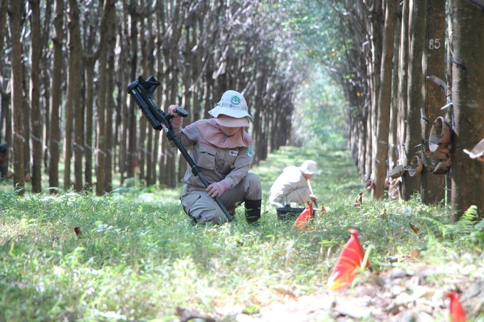 Tăng mức bồi dưỡng đối với người rà phá bom, mìn, vật nổ sau chiến tranh - 1