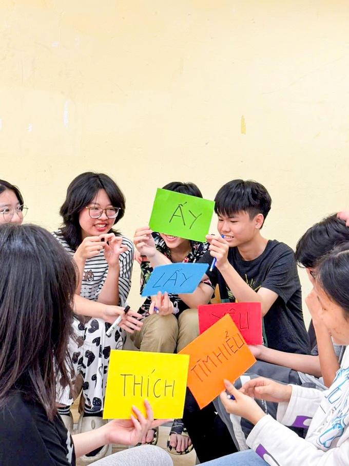 Định hướng cảm xúc cho trẻ tuổi mới lớn - 1 Định hướng cảm xúc cho trẻ tuổi mới lớn - 1