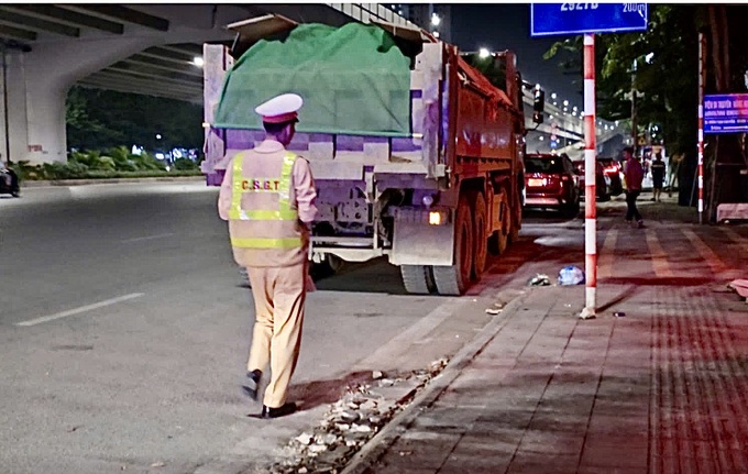Phạt đến 150 triệu đồng chủ xe giao phương tiện cho người chở quá tải - 1 Phạt đến 150 triệu đồng chủ xe giao phương tiện cho người chở quá tải - 1