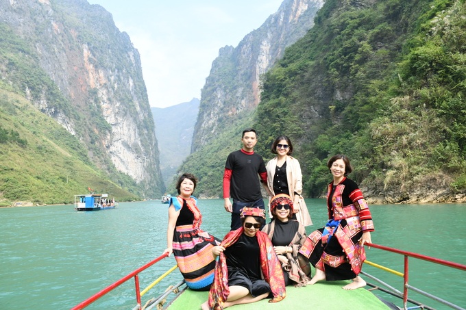 Người trẻ thích du xuân, sống chậm trên xứ đá Hà Giang - 2 Người trẻ thích du xuân, sống chậm trên xứ đá Hà Giang - 2