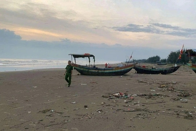 Bodies of missing teenagers found in Ha Tinh - 1