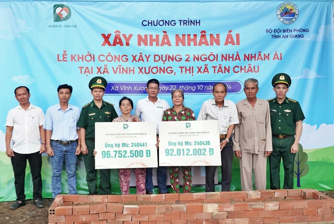 Five houses built for disadvantaged people in Dong Thap and An Giang - 1